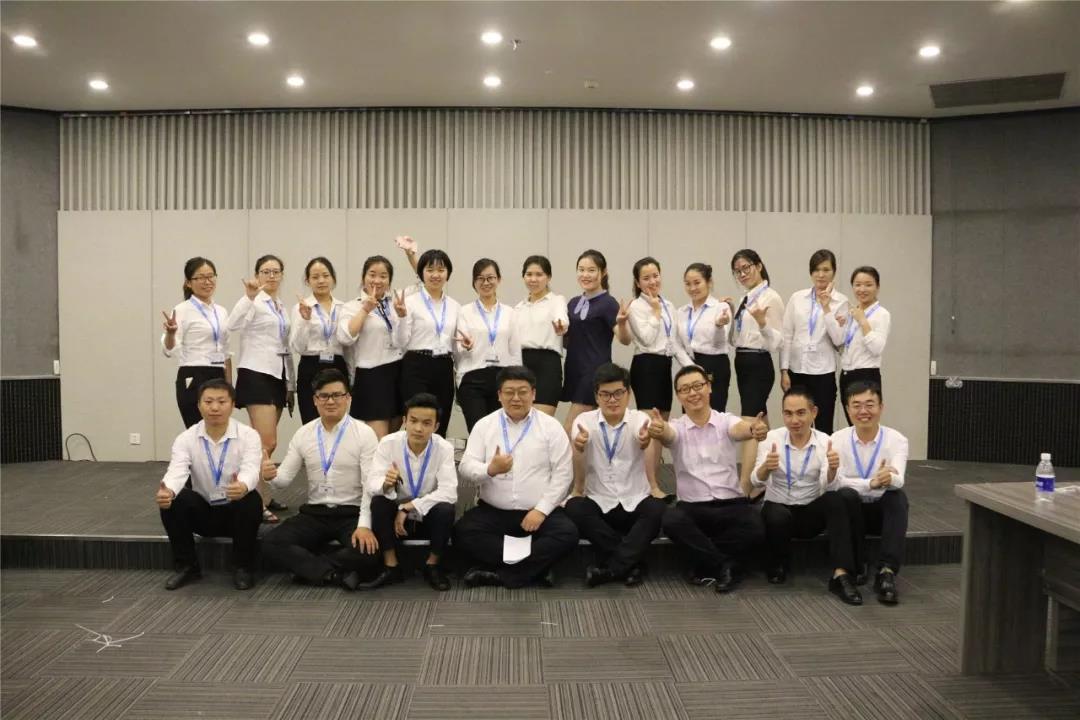 “順勢而為，網(wǎng)贏天下！”2018青峰網(wǎng)絡智能營銷峰會圓滿成功！