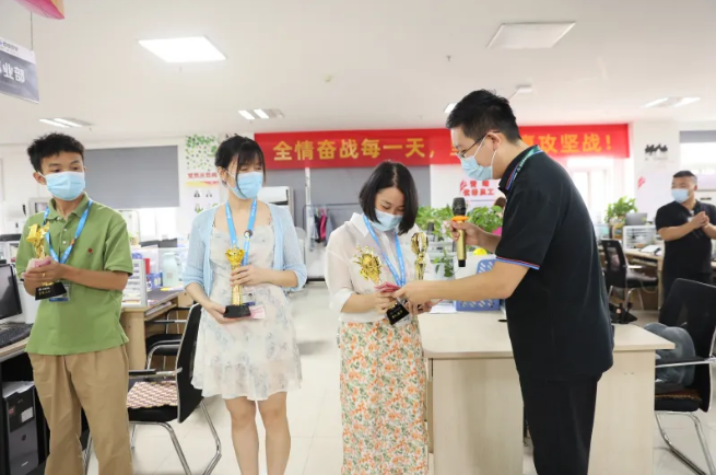 激情時(shí)刻！榮耀時(shí)刻！